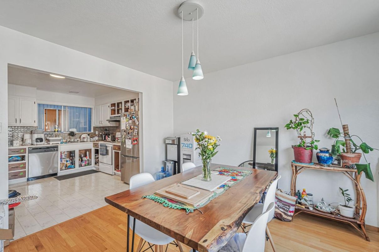 Dining room, Interior, Kitchen, Pendant Lights, Recessed Lighting, Wood Texture Flooring