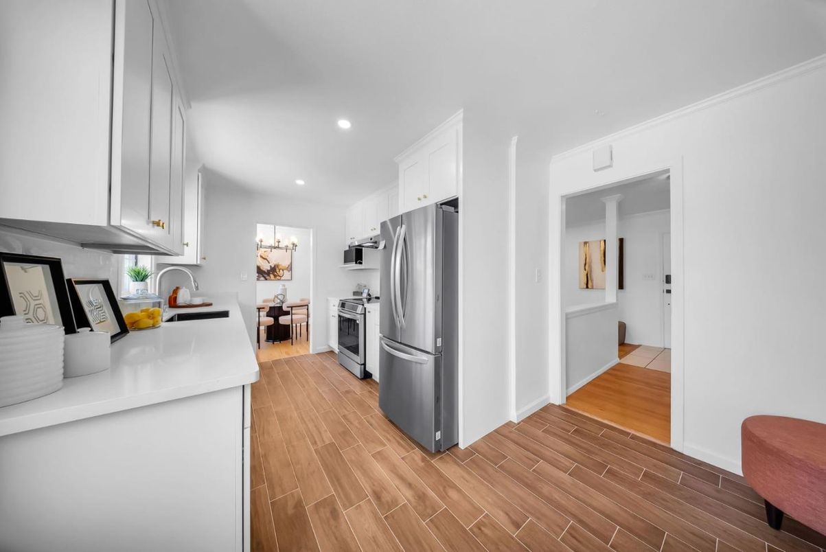Dining room, Interior, Kitchen, Recessed Lighting, Stainless Steel Appliances, Wood Texture Flooring