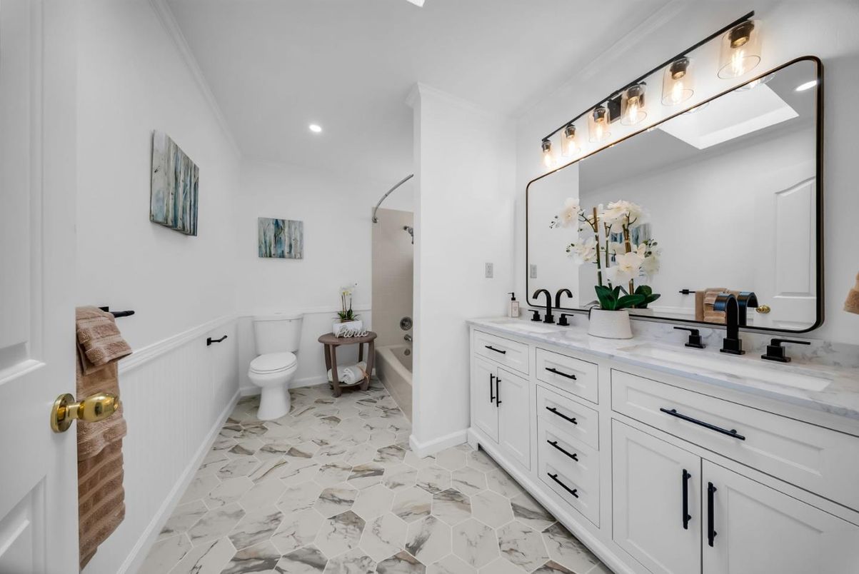 Bathroom, Dual Sink Vanities, Interior, Marble, Recessed Lighting