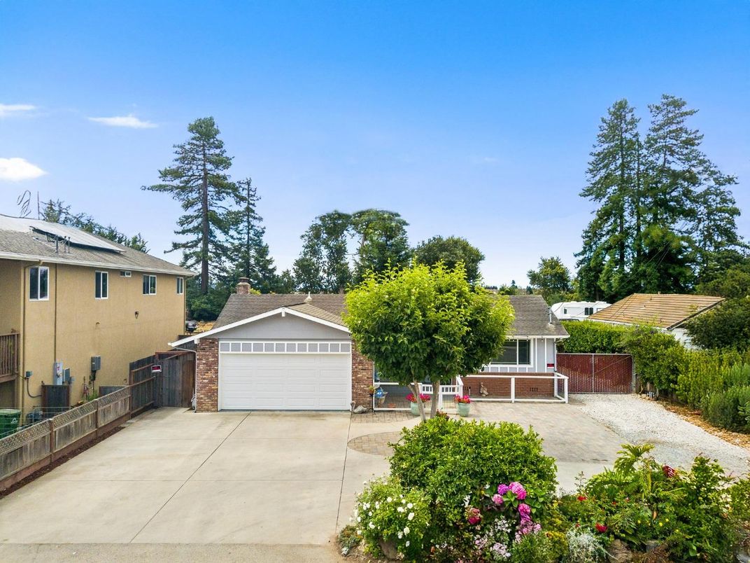 Detached Garage, Exterior, Solar Panels