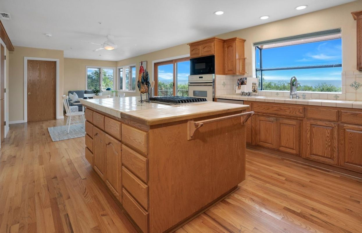Interior, Kitchen, Living room, Recessed Lighting, Stainless Steel Appliances, Wood Texture Flooring