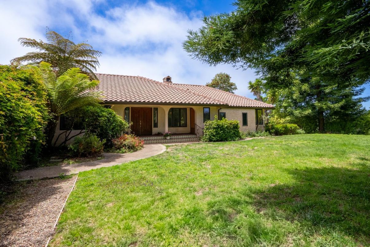 Backyard, Exterior, Facade, Mediterranean