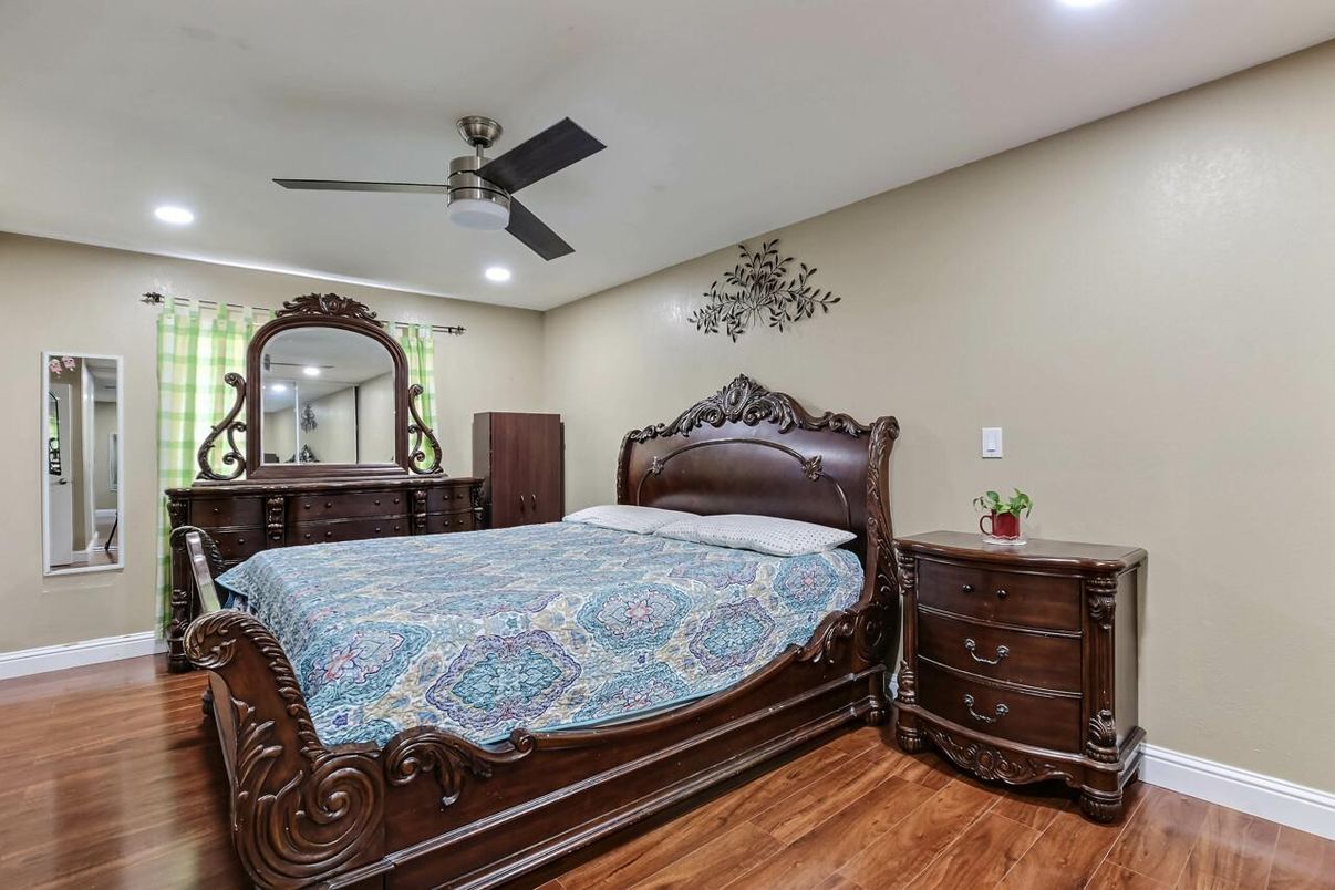 Bedroom, Interior, Recessed Lighting, Wood Texture Flooring