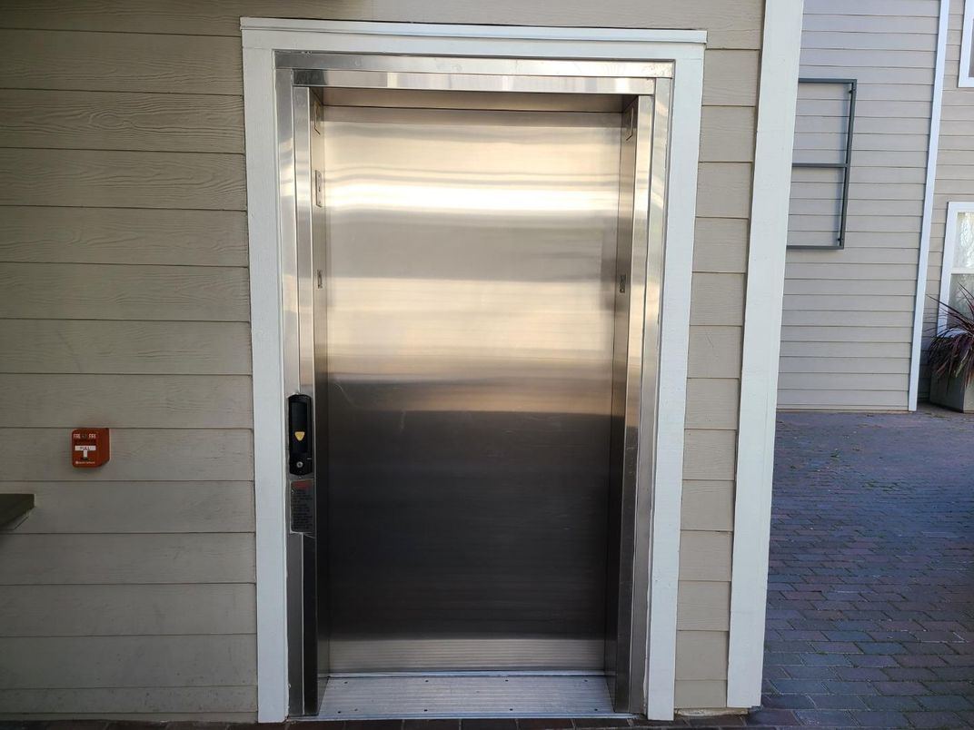 Elevator, Exterior