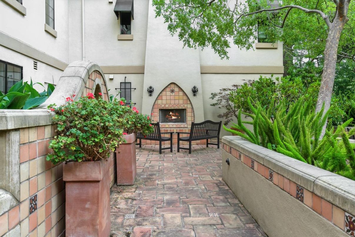 Exterior, Fireplace