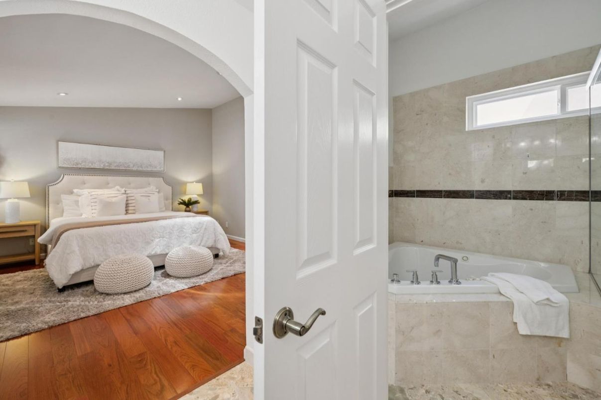 Bathroom, Bedroom, Interior, Recessed Lighting, Wood Texture Flooring