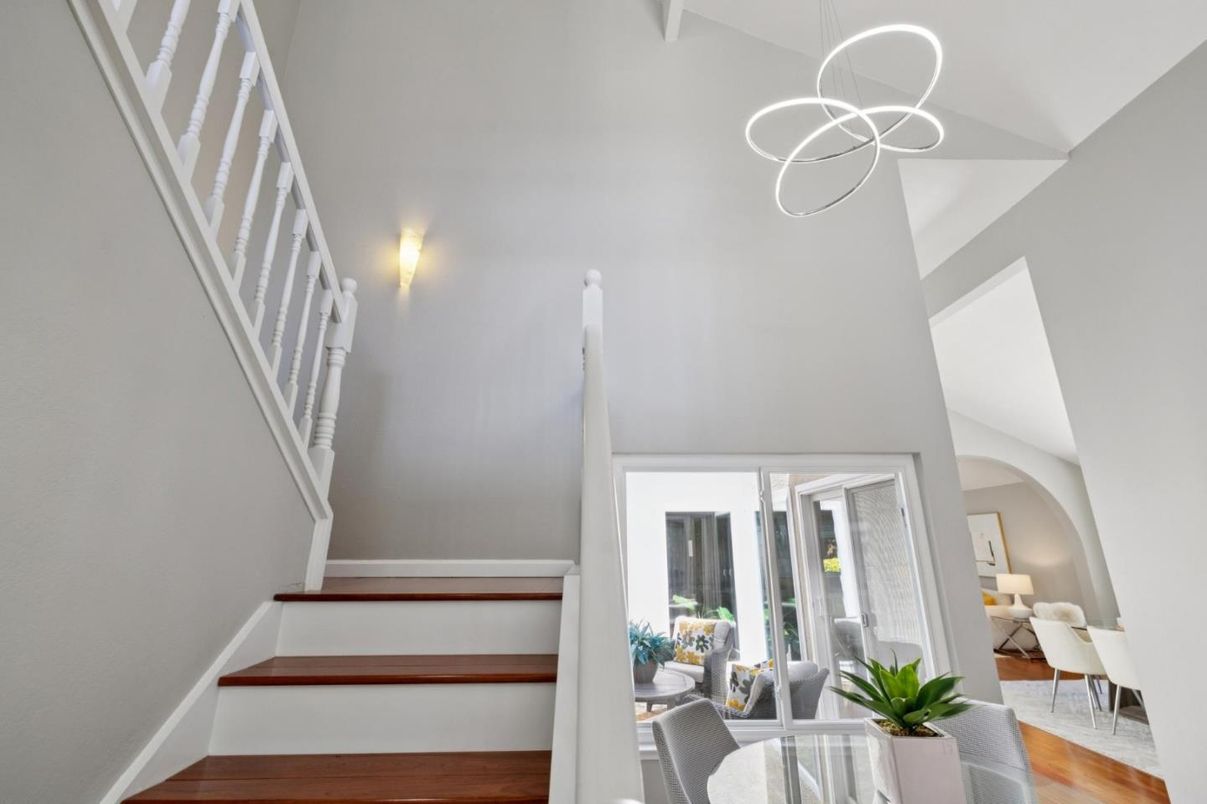 Interior, Pendant Lights, Wood Texture Flooring