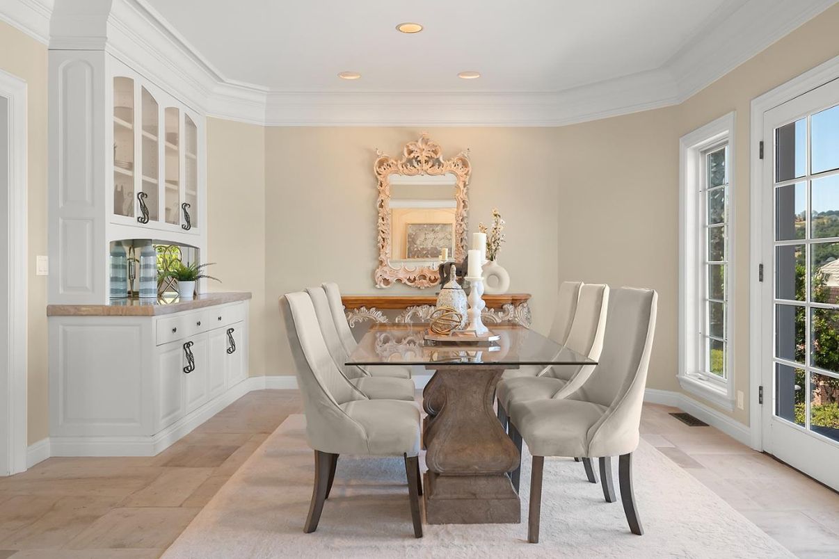 Dining room, Interior, Recessed Lighting