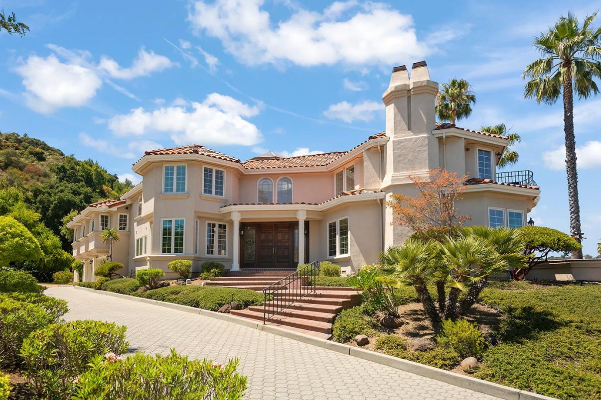 Backyard, Exterior, Facade, Mediterranean