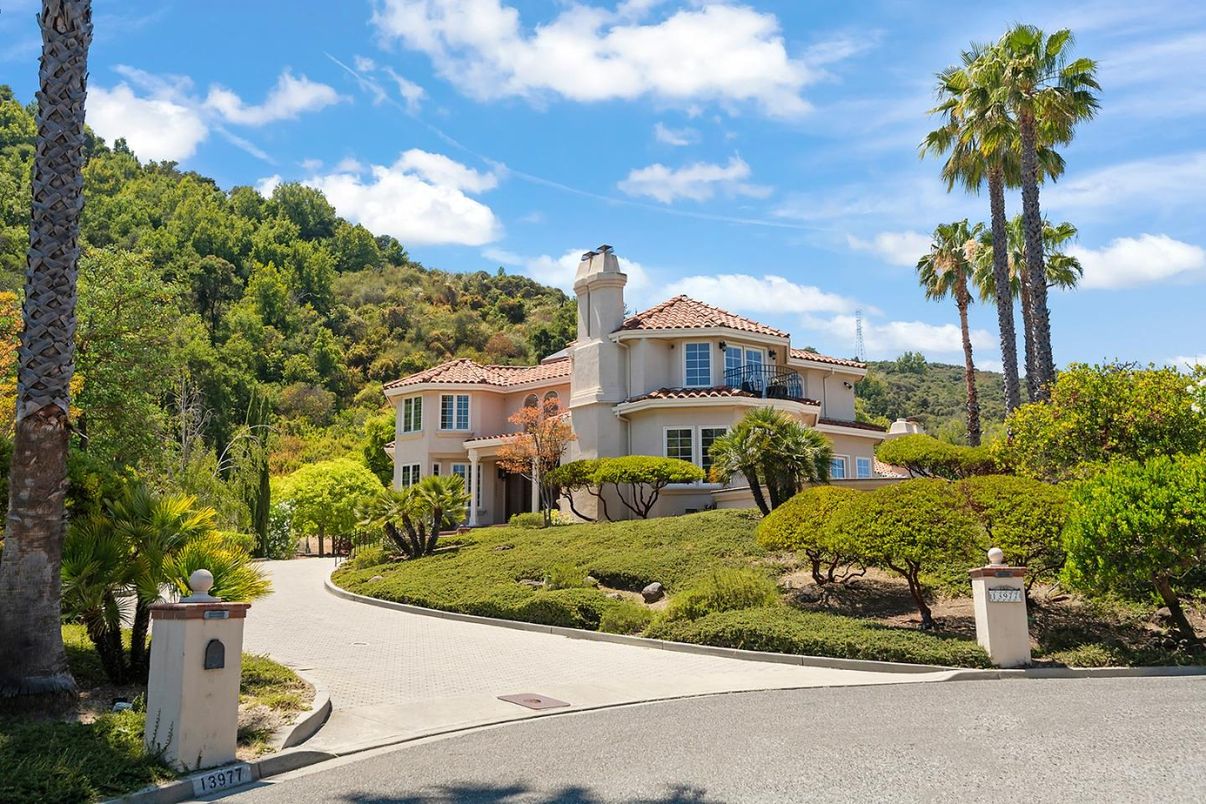 Exterior, Facade, Mediterranean