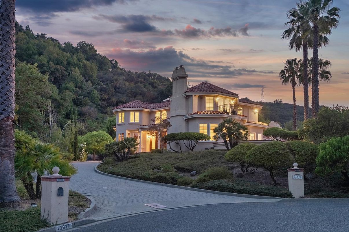 Exterior, Facade, Mediterranean