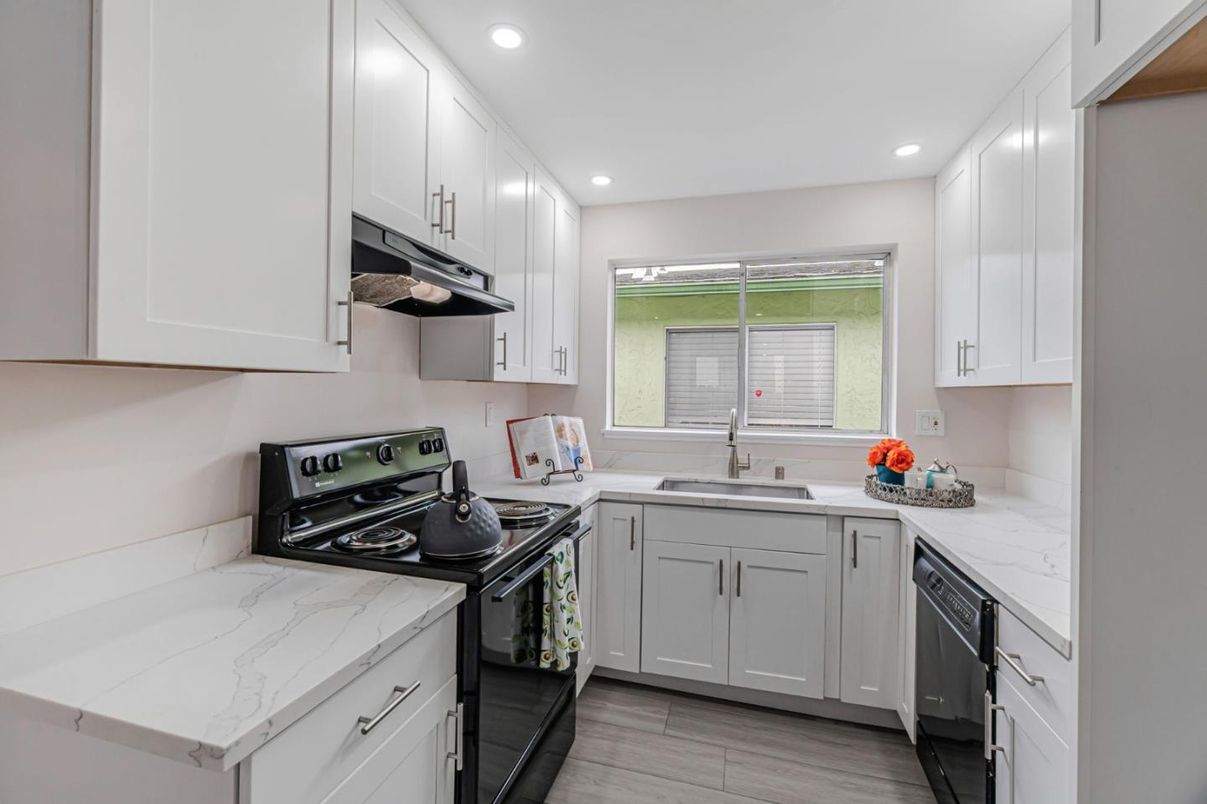 Interior, Kitchen, Recessed Lighting, Wood Texture Flooring