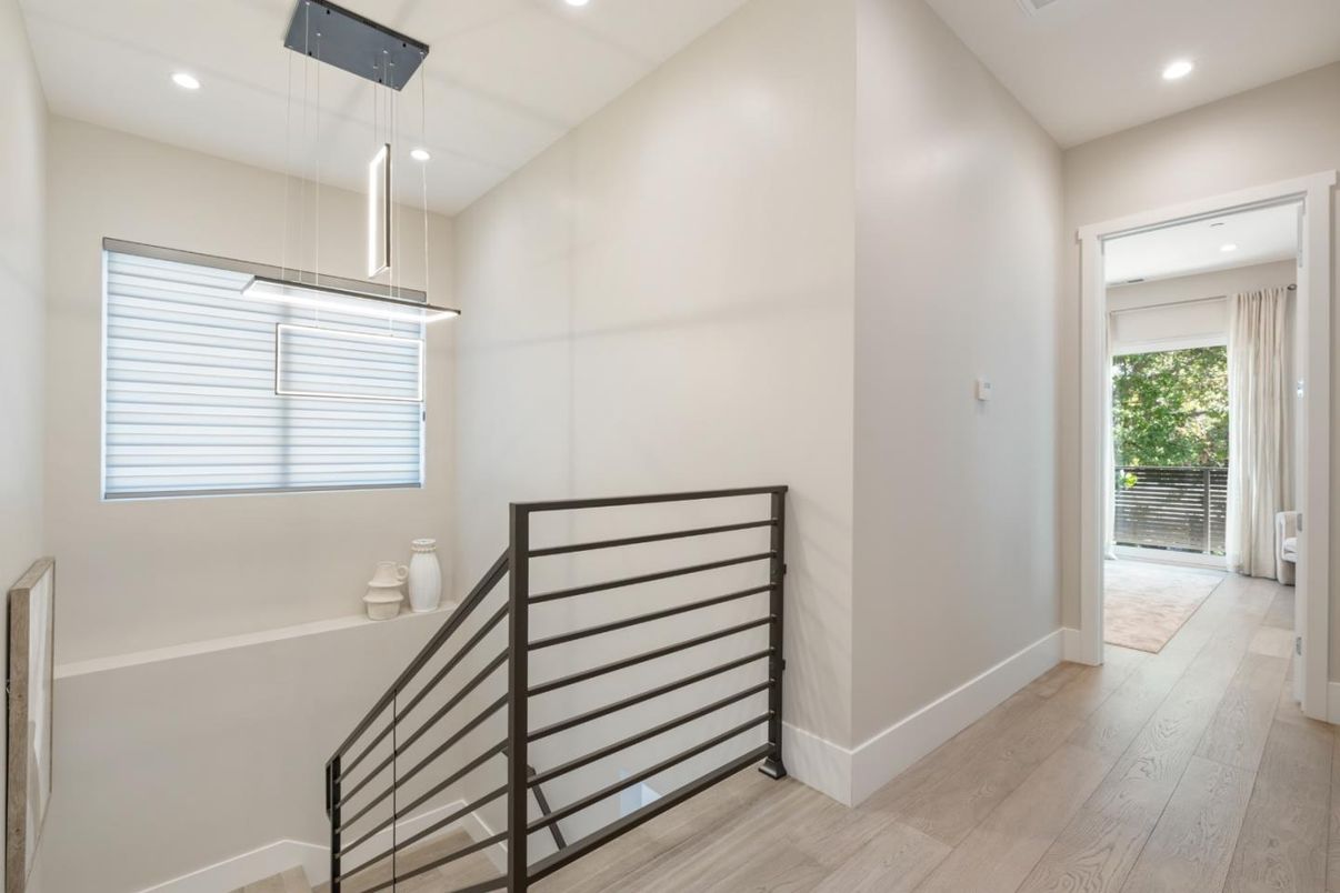 Interior, Pendant Lights, Recessed Lighting, Wood Texture Flooring