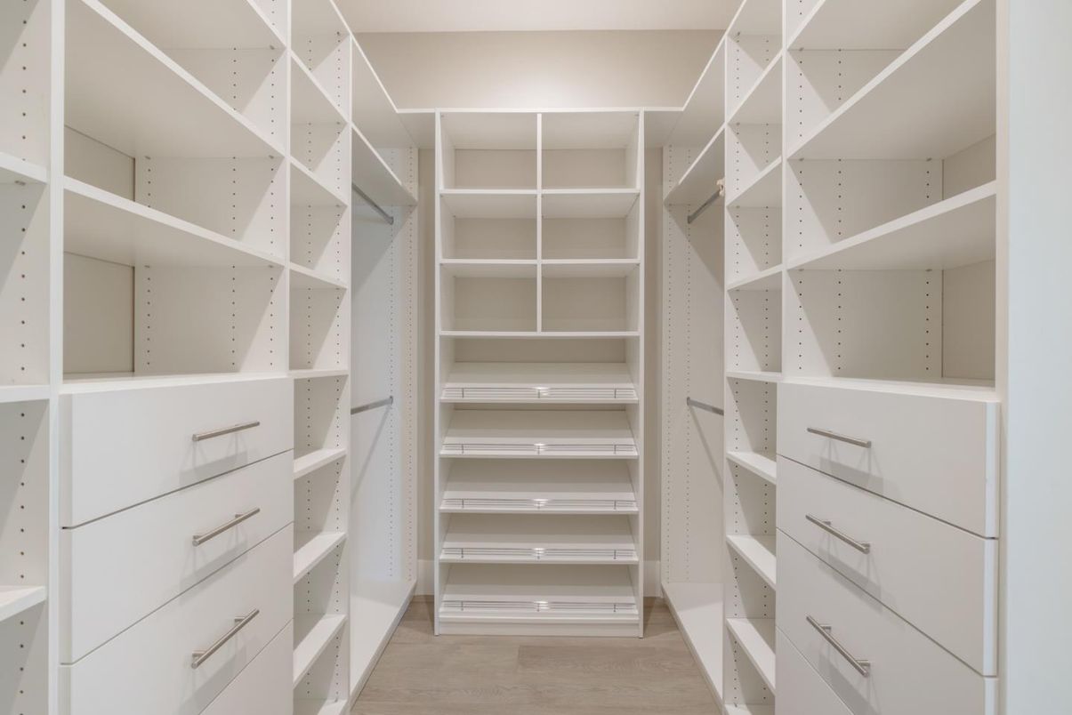 Interior, Walk-in Closets, Wood Texture Flooring