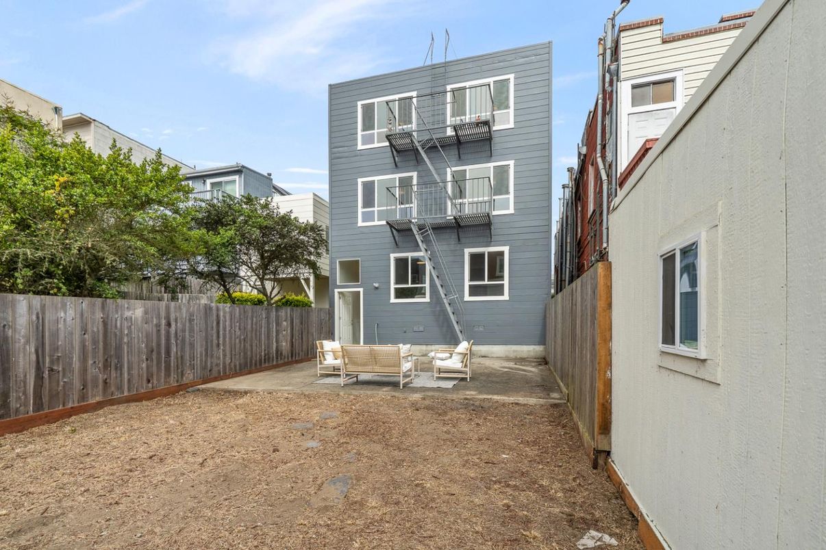 Backyard, Exterior