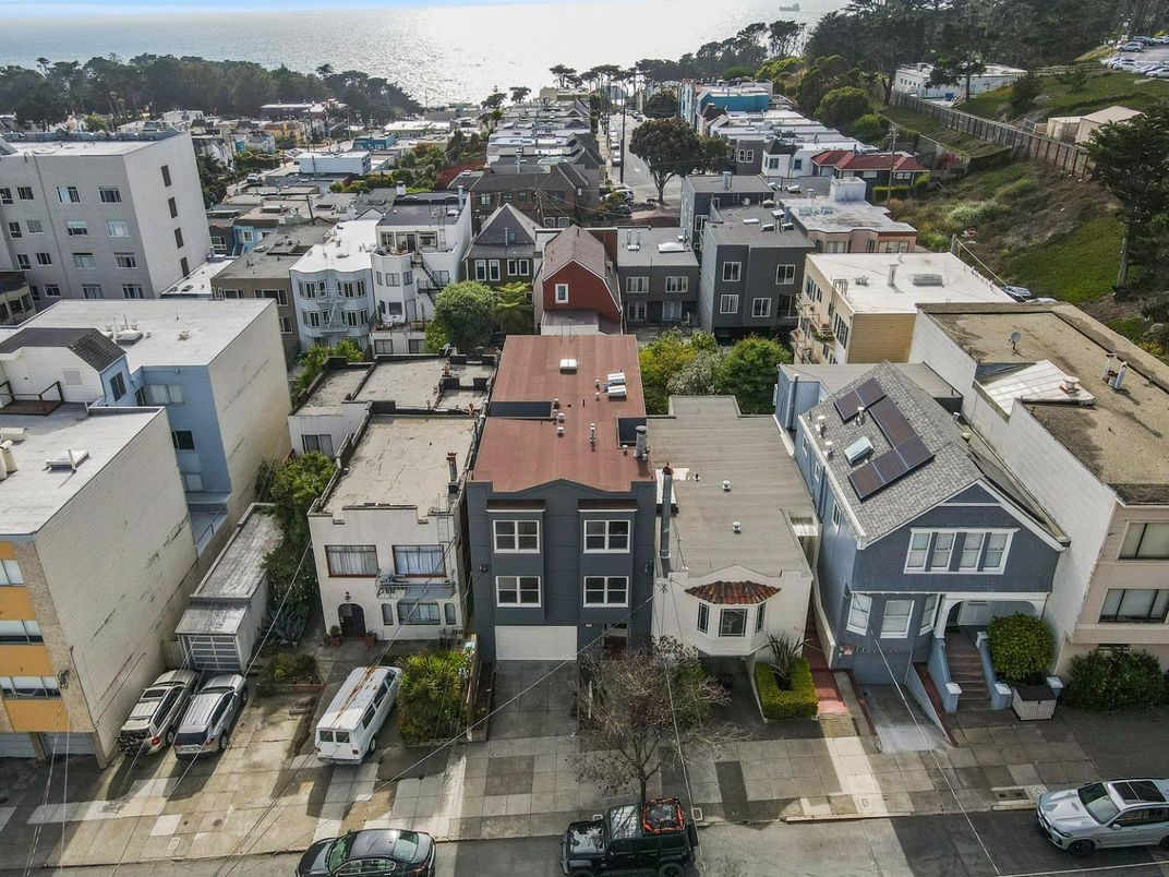 Exterior, Drone