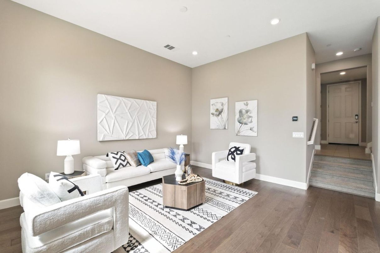 Interior, Living room, Recessed Lighting, Wood Texture Flooring