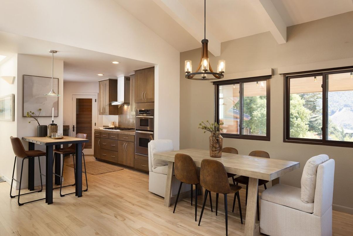 Chandelier, Dining room, Interior, Kitchen, Pendant Lights, Recessed Lighting, Stainless Steel Appliances, Wood Texture Flooring