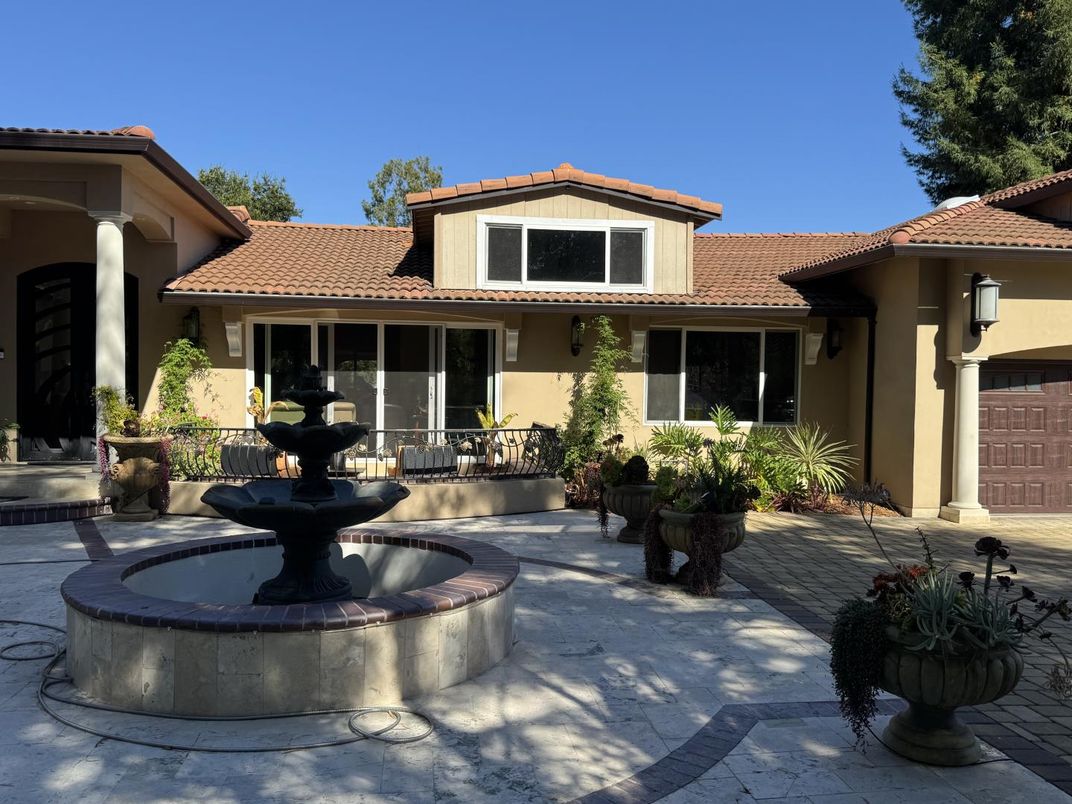 Attached, Exterior, Facade, Mediterranean