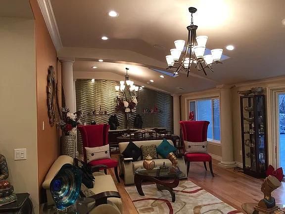 Chandelier, Dining room, Interior, Living room, Recessed Lighting, Wood Texture Flooring