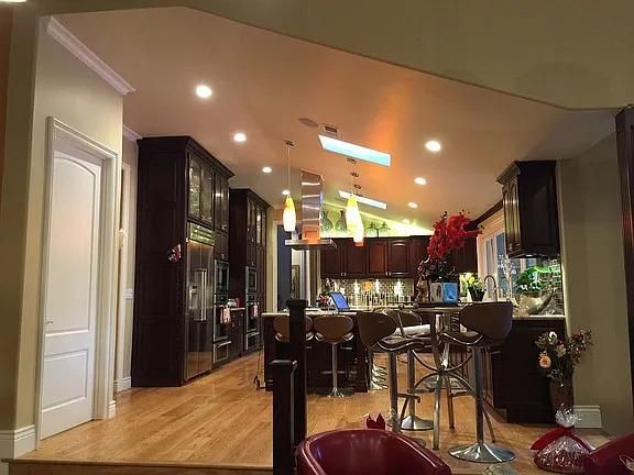 Dining room, Interior, Kitchen, Pendant Lights, Recessed Lighting, Wood Texture Flooring