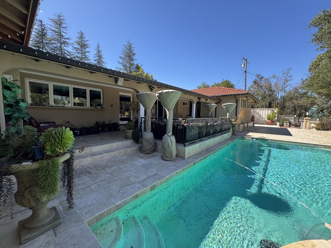 Exterior, Pool