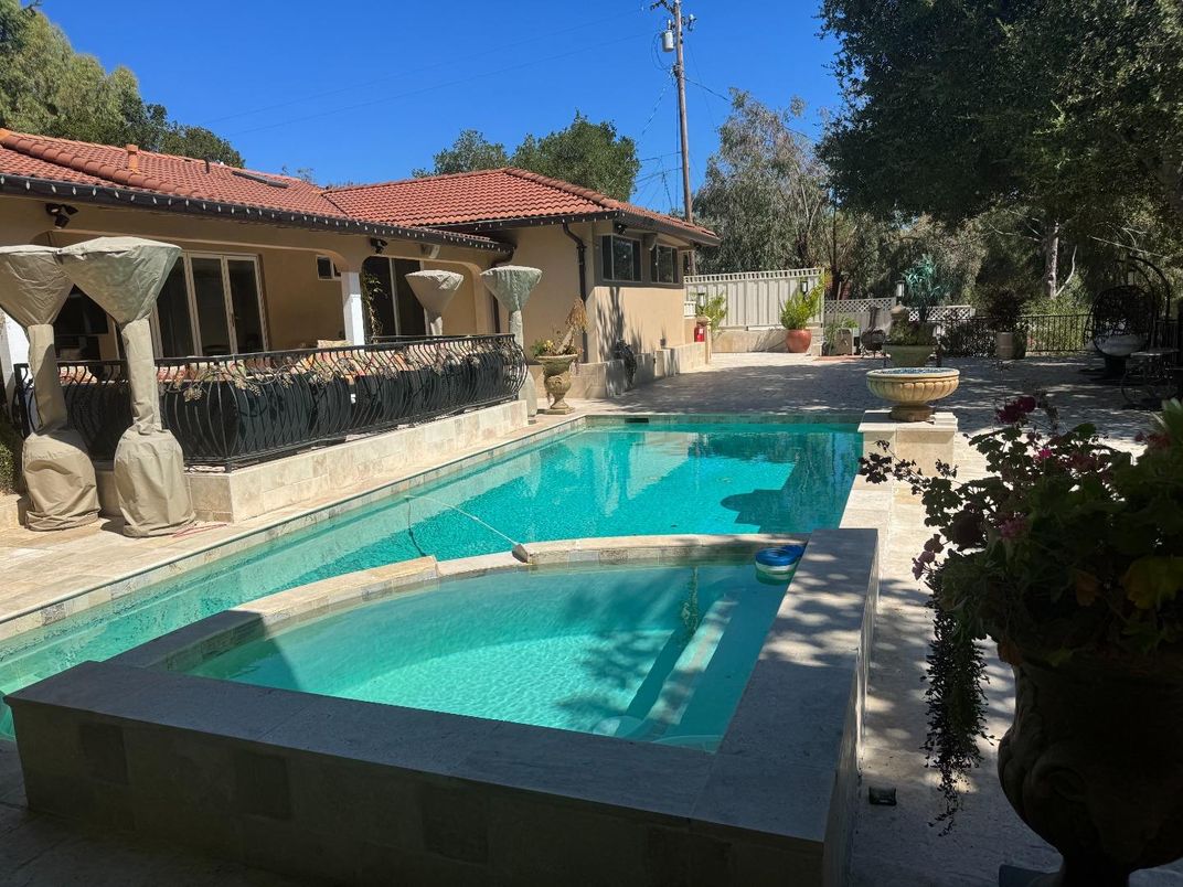 Exterior, Pool