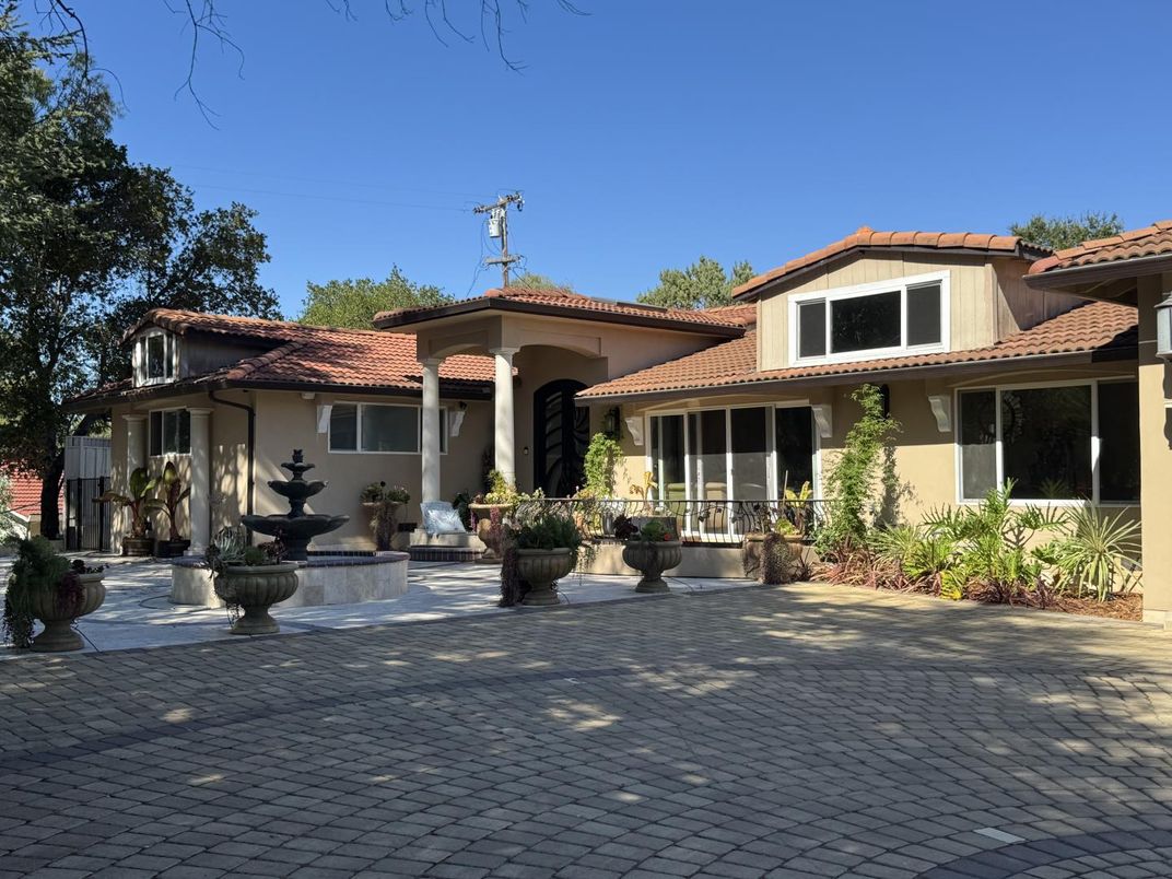Exterior, Facade, Mediterranean