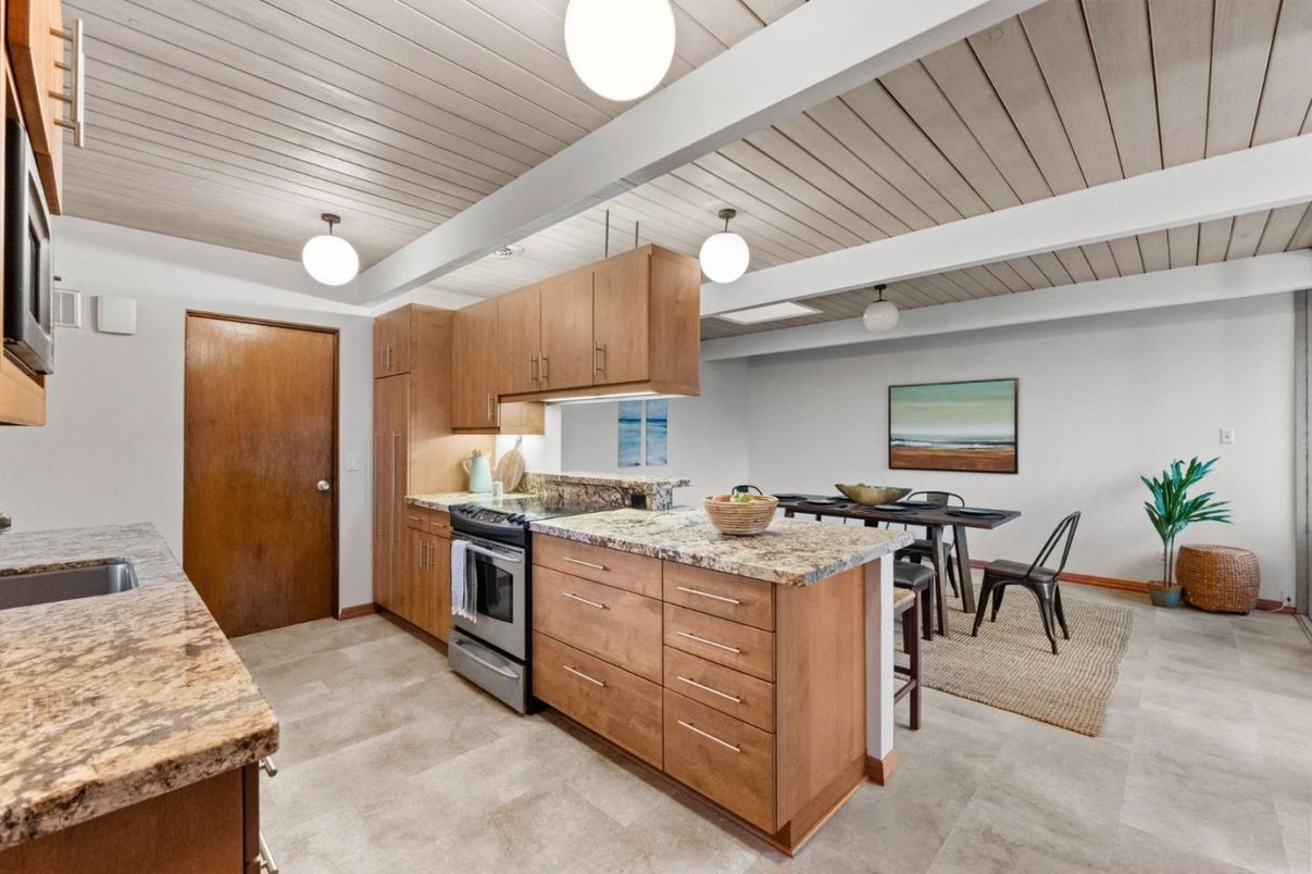 Dining room, Interior, Kitchen, Stainless Steel Appliances