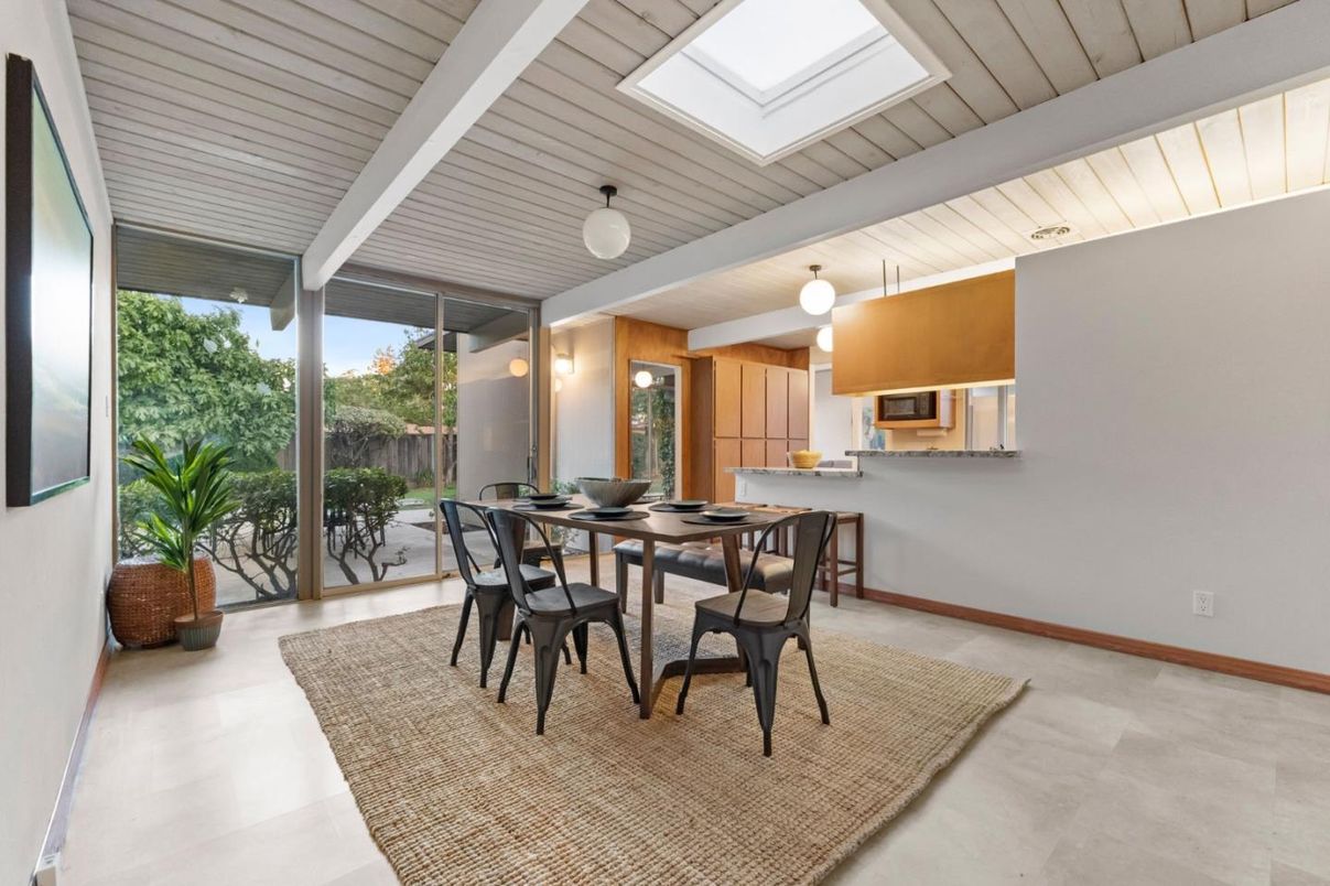 Dining room, Interior