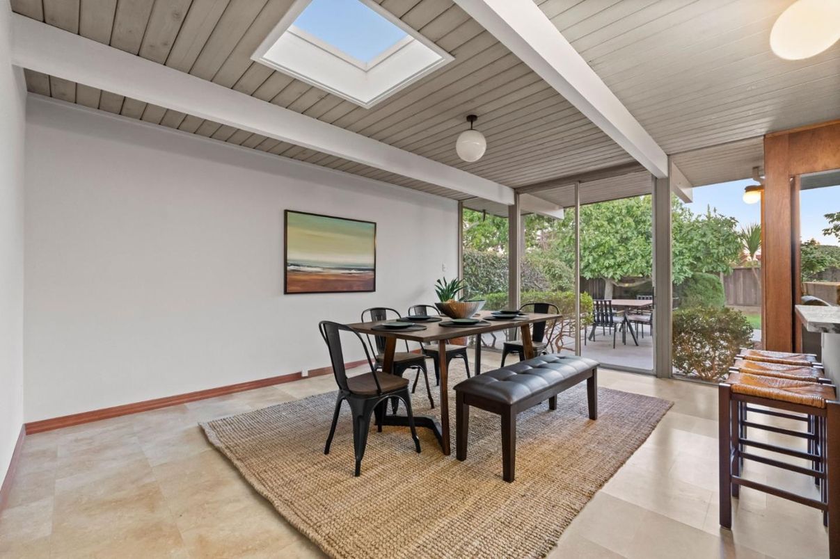 Dining room, Interior