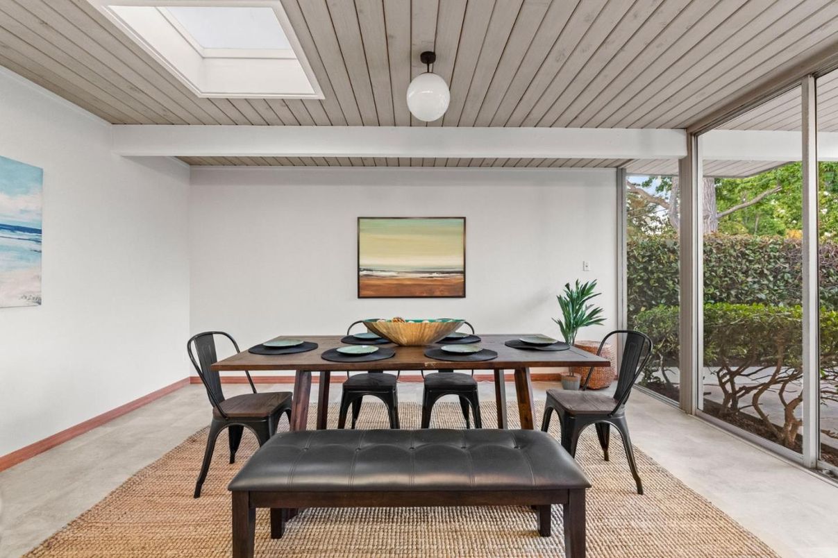 Dining room, Interior