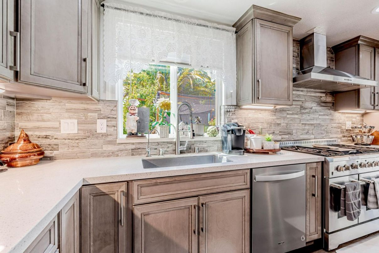 Interior, Kitchen, Stainless Steel Appliances