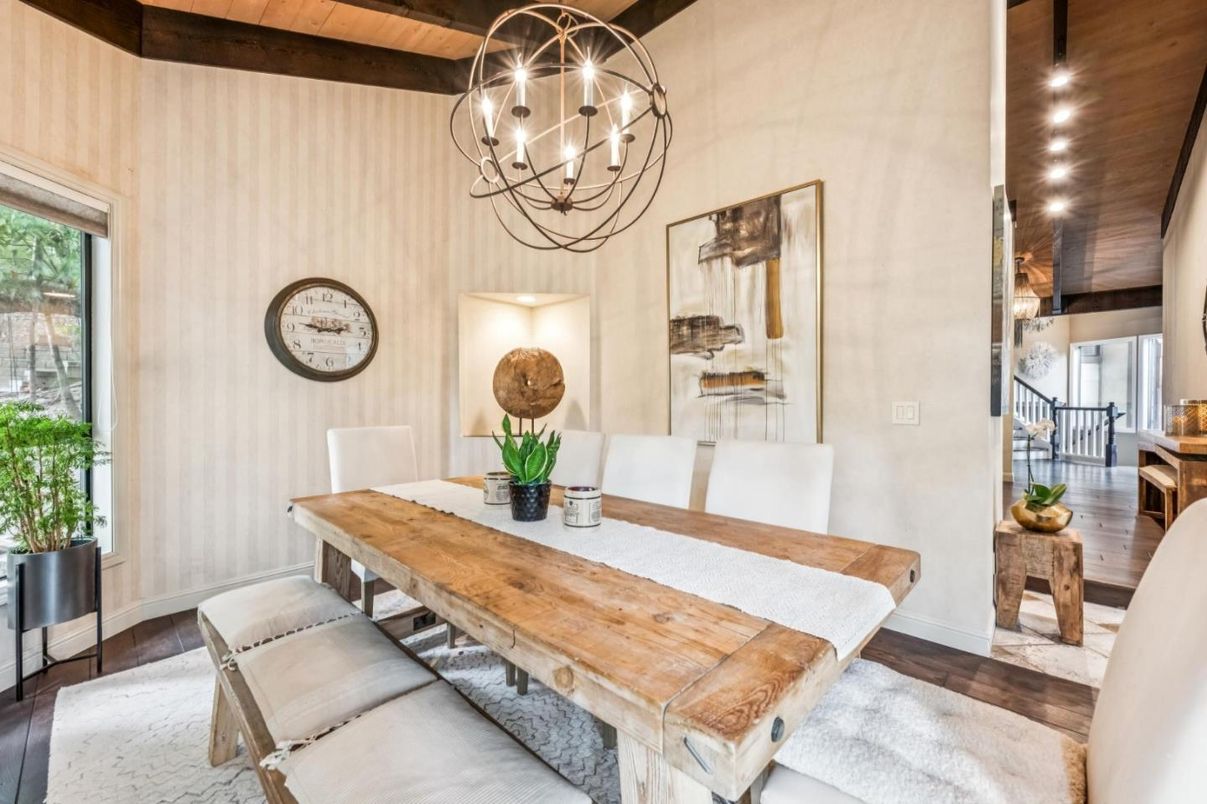 Chandelier, Dining room, Interior, Recessed Lighting, Wooden Beams, Wooden Ceilings, Wood Texture Flooring