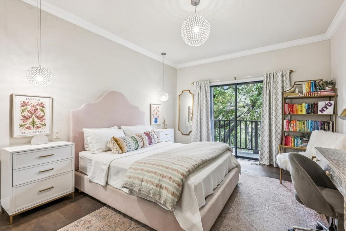Bedroom, Interior, Pendant Lights, Wood Texture Flooring