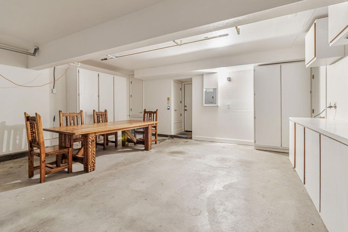 Dining room, Interior