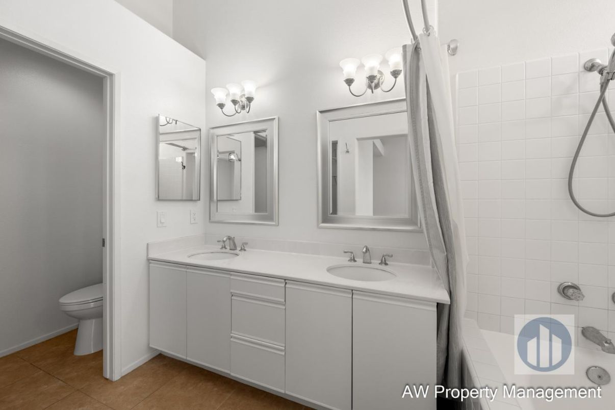 Bathroom, Dual Sink Vanities, Interior