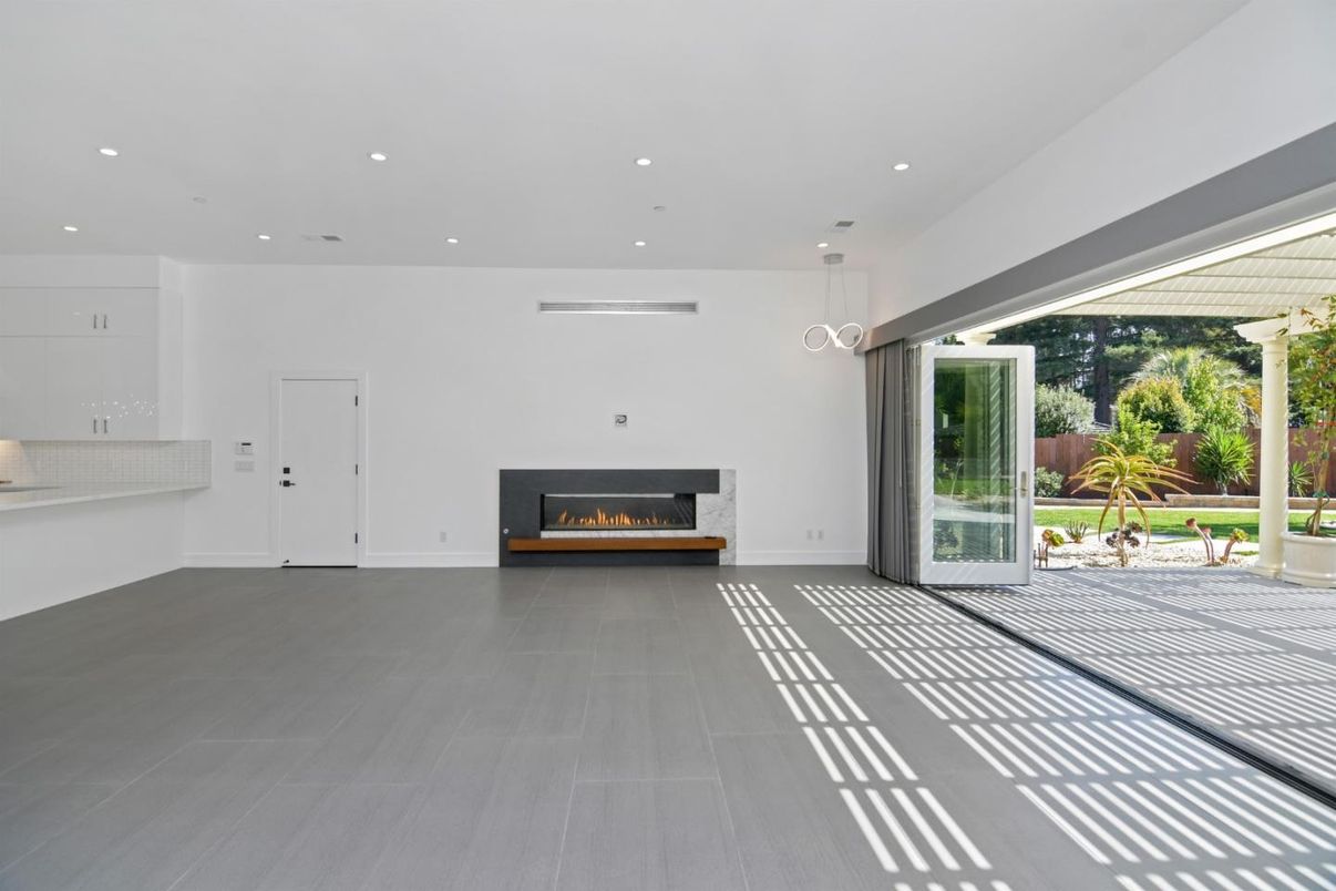 Empty room, Fireplace, Interior, Pendant Lights, Recessed Lighting