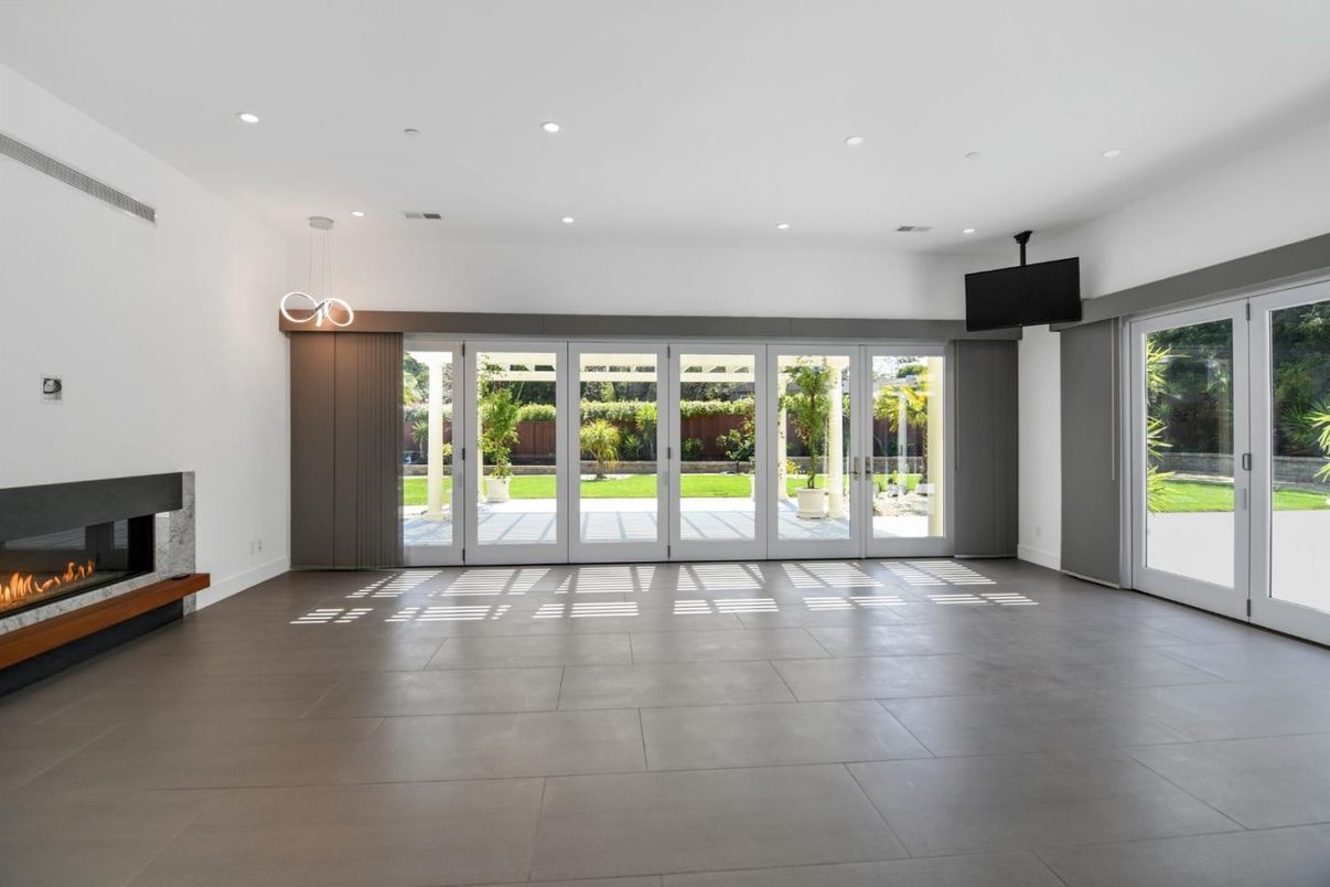 Empty room, Fireplace, Interior, Pendant Lights, Recessed Lighting