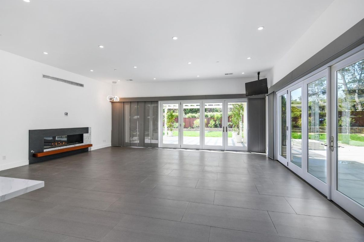 Empty room, Fireplace, Interior, Pendant Lights, Recessed Lighting