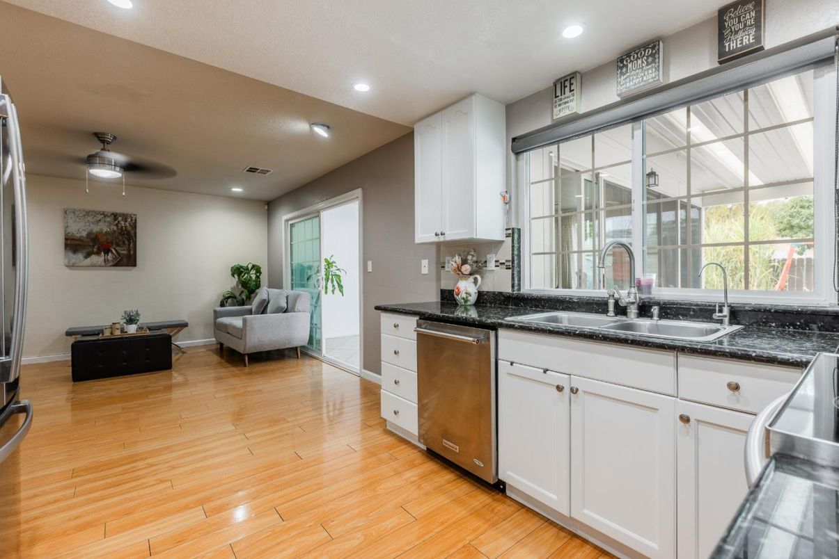 Interior, Kitchen, Living room, Recessed Lighting, Wood Texture Flooring