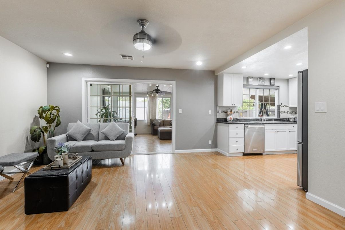 Interior, Kitchen, Living room, Recessed Lighting, Wood Texture Flooring