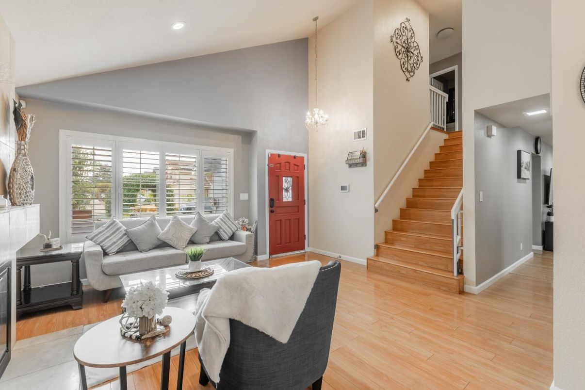 Chandelier, Interior, Living room, Pendant Lights, Recessed Lighting, Wood Texture Flooring