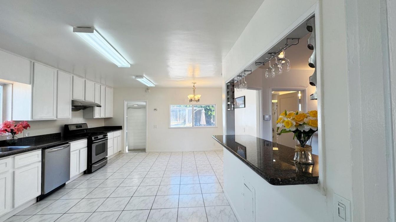 Chandelier, Interior, Kitchen, Marble, Stainless Steel Appliances