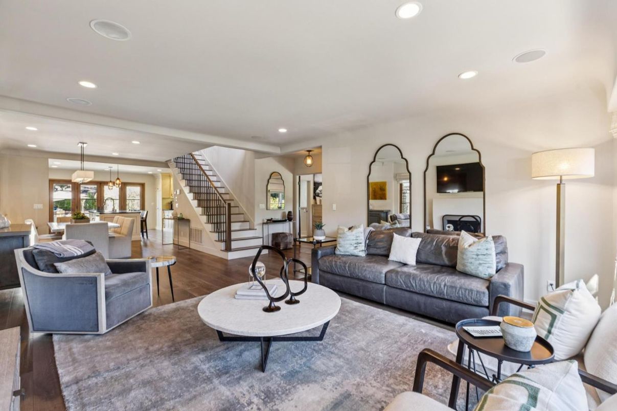 Dining room, Interior, Living room, Pendant Lights, Recessed Lighting, Wood Texture Flooring
