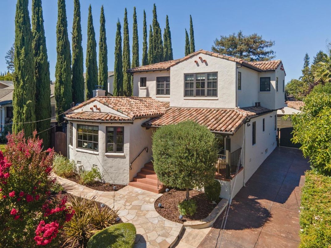 Exterior, Facade, Spanish Mediterranean