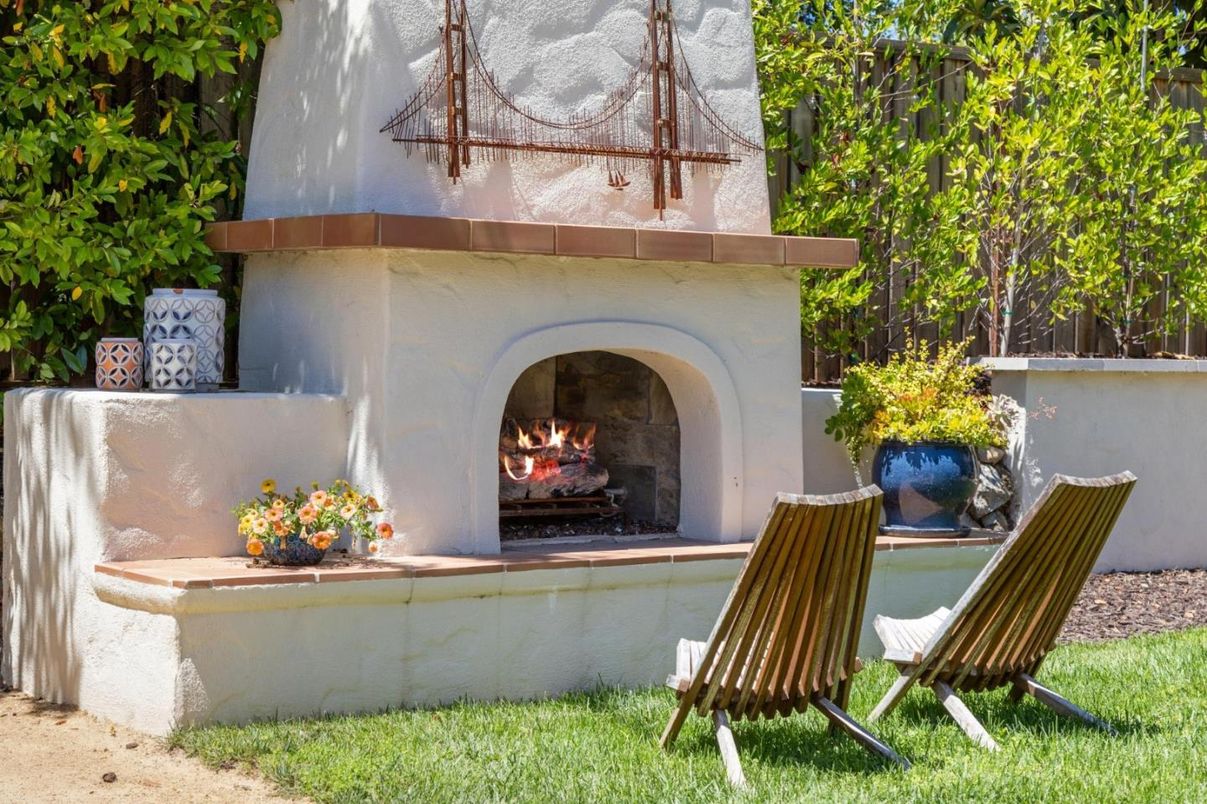 Exterior, Fireplace