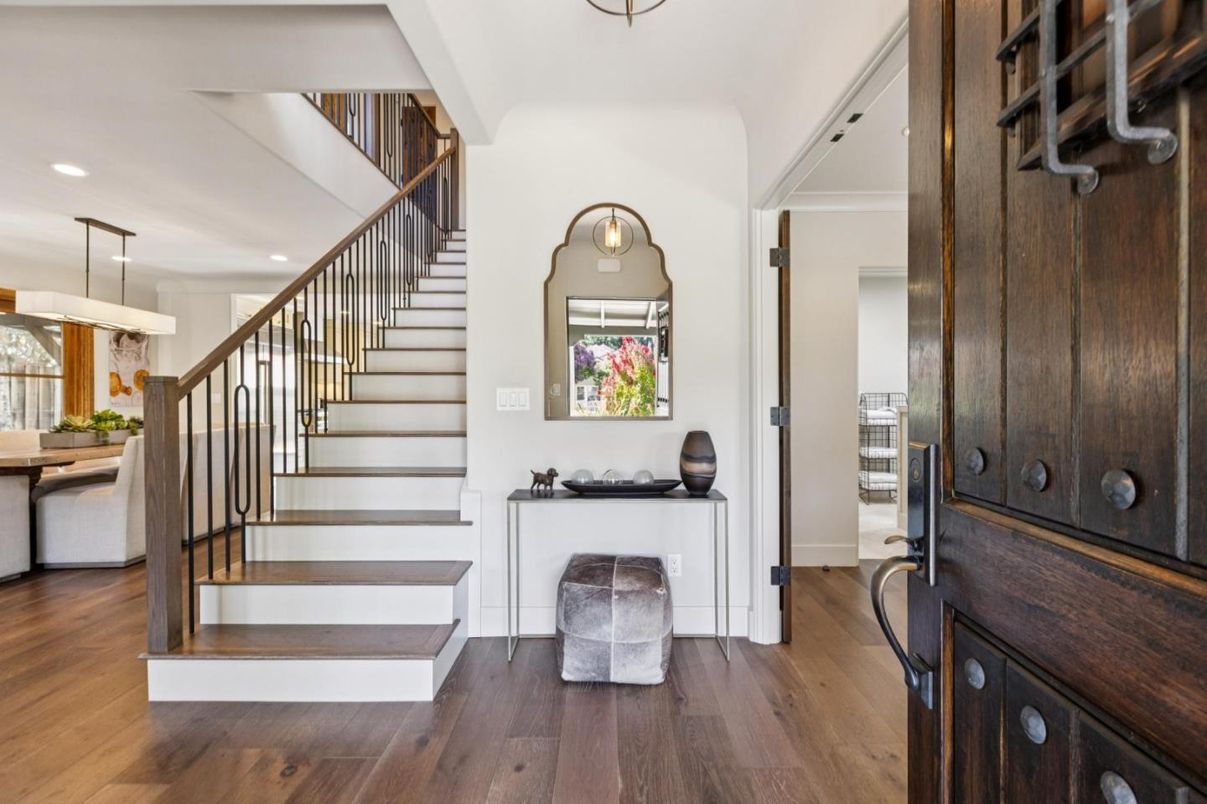 Interior, Pendant Lights, Recessed Lighting, Wood Texture Flooring