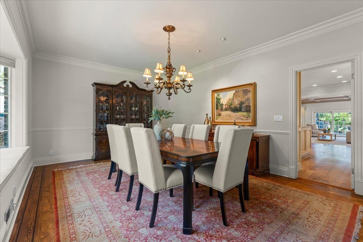 Chandelier, Dining room, Interior, Recessed Lighting, Wood Texture Flooring