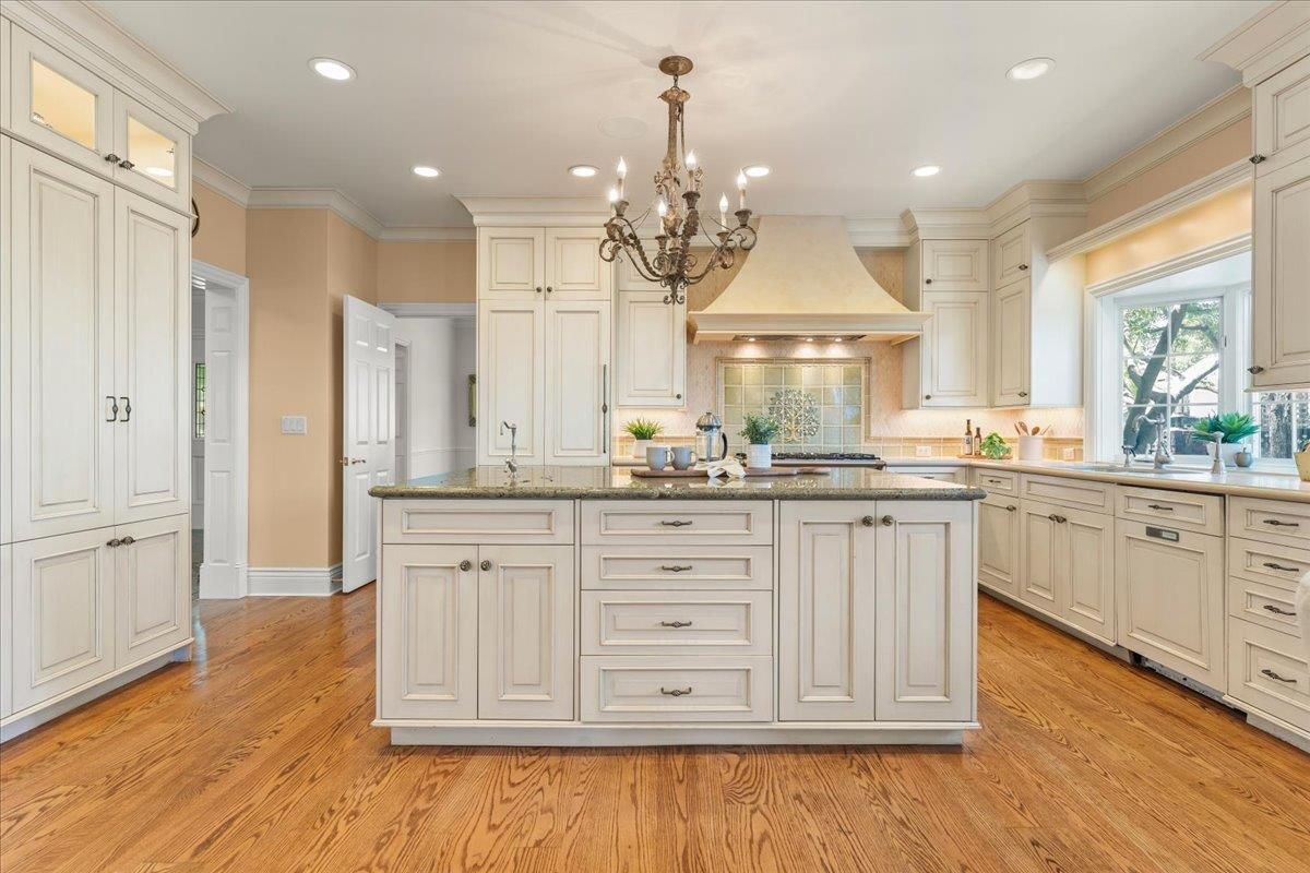 Chandelier, Interior, Kitchen, Recessed Lighting, Wood Texture Flooring